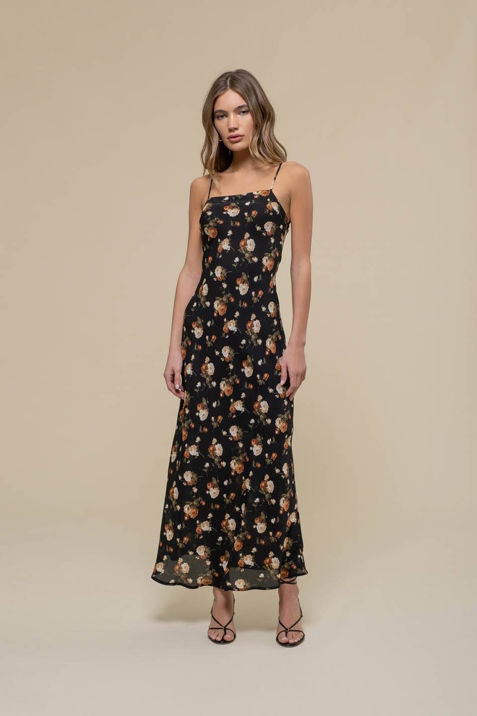 FLORAL SWEETHEART NECK CAMI MIDI DRESS: HUNTER GREEN MULTI