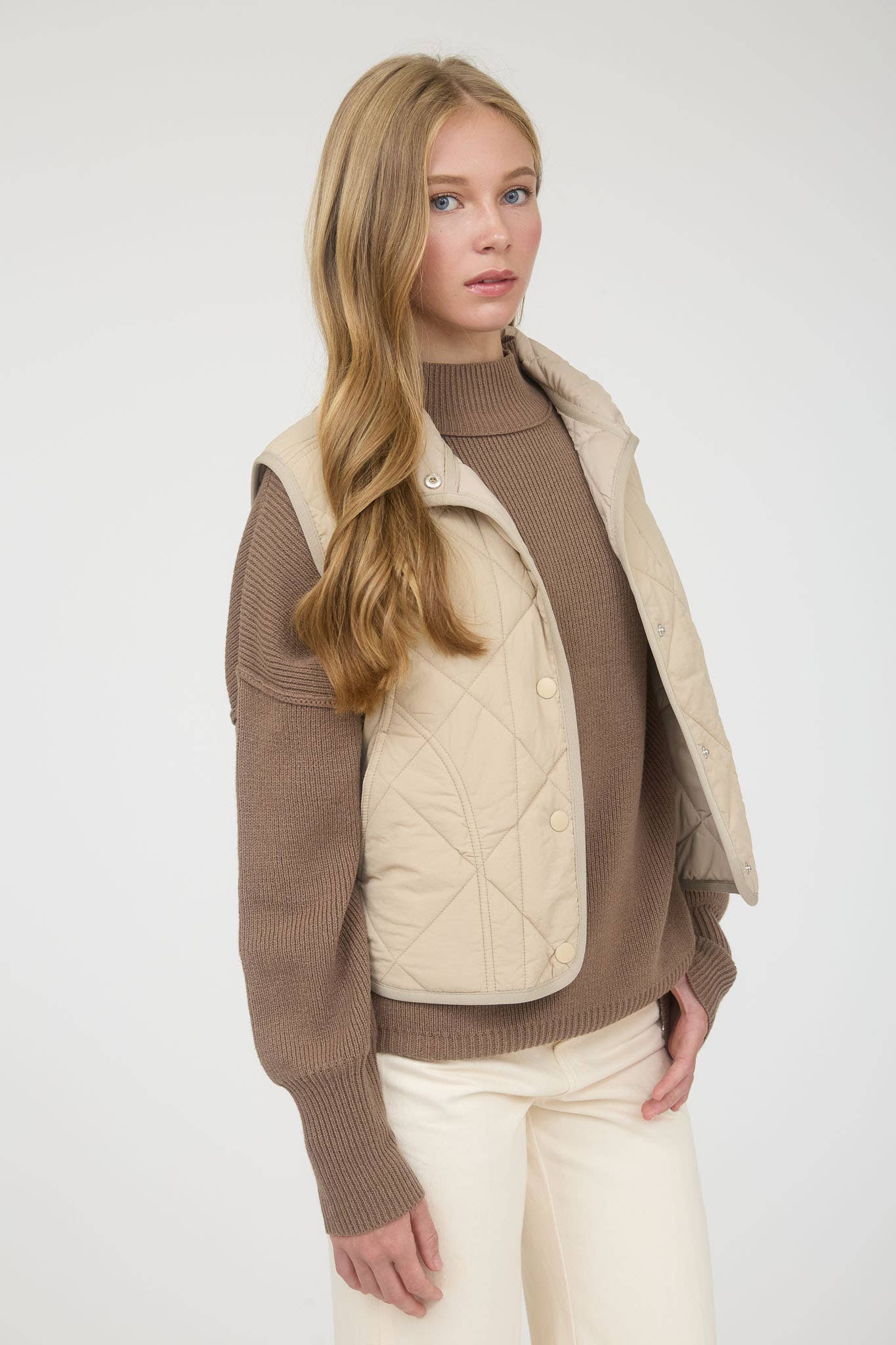 SNAP BUTTON QUILTED PUFFER VEST KHAKI