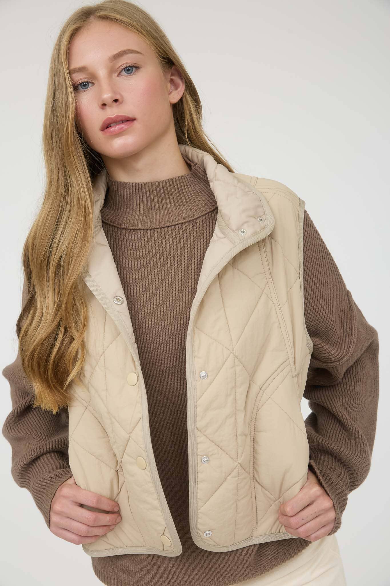 SNAP BUTTON QUILTED PUFFER VEST KHAKI