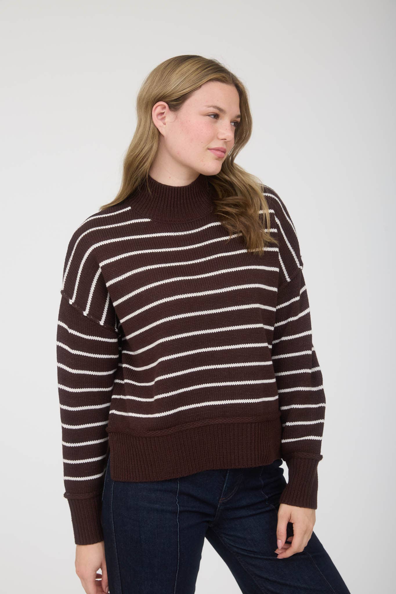 STRIPE MOCK NECK SIDE SPLIT KNIT PULLOVER SWEATER BROWN