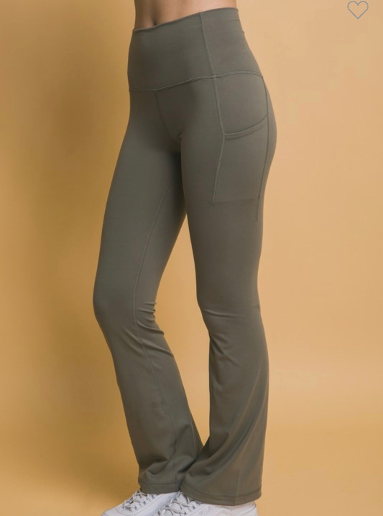 High waisted flare leggings with side pockets in moss